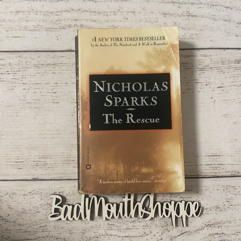 *THE RESCUE by Nicholas Sparks Paperback Book